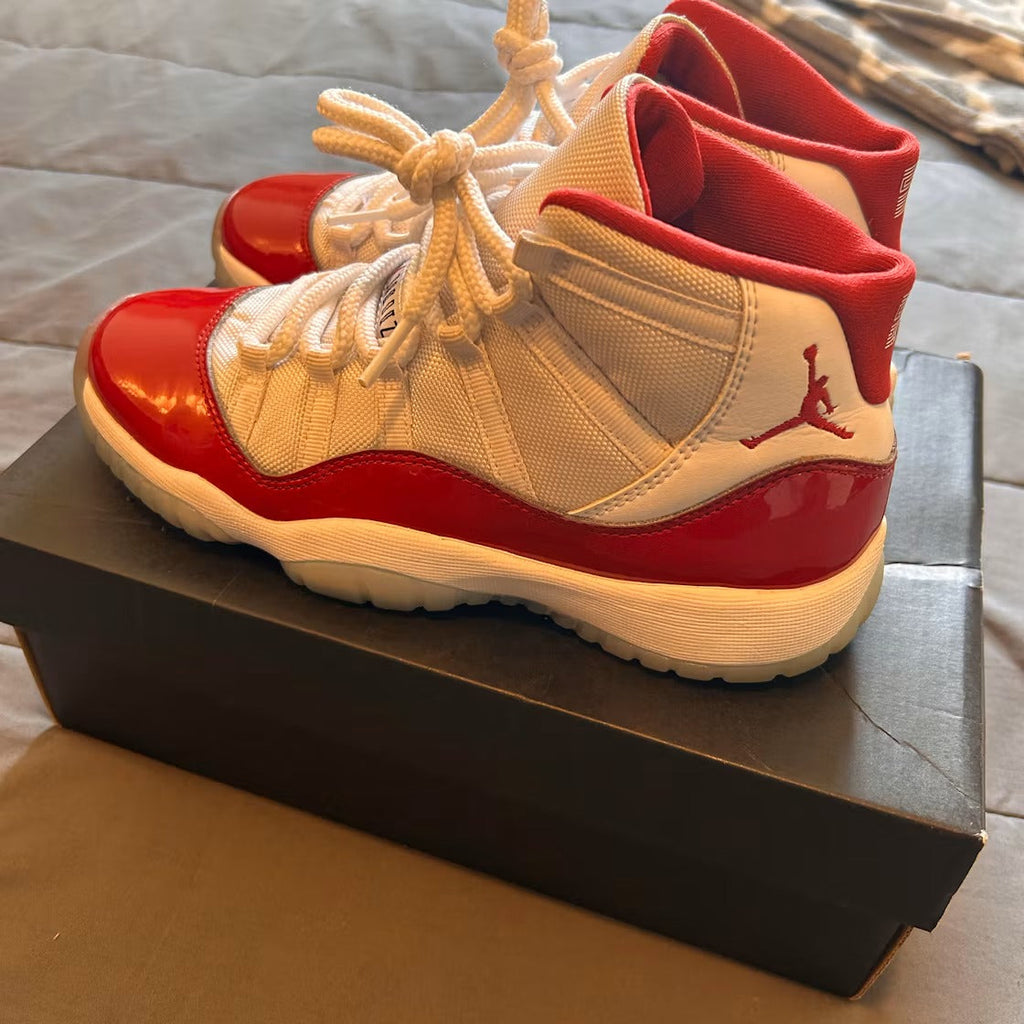 Used - Air Jordan 11 Retro Cherry (2022) (GS) - US 6Y - detail 3
