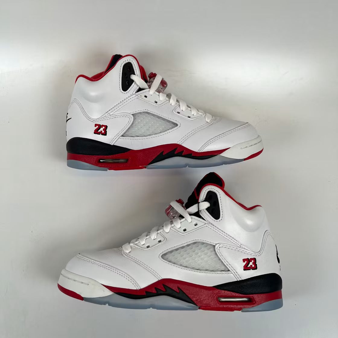Used - Air Jordan 5 Retro Fire Red Black Tongue (2025) (GS) - US 5.5Y - detail 2