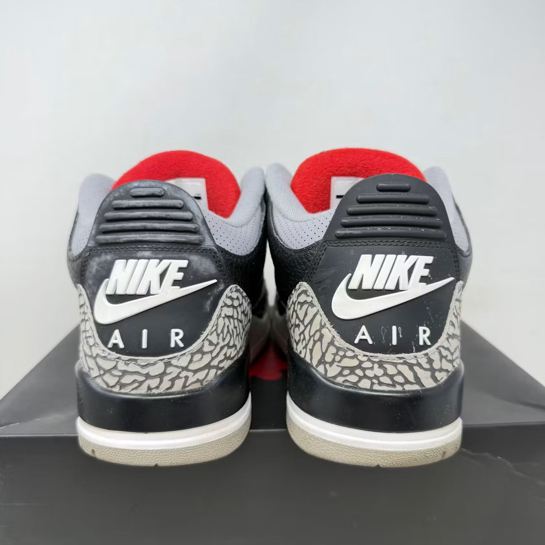 Used - Air Jordan 3 Retro Black Cement (2018) - US M 9.5 - detail 4