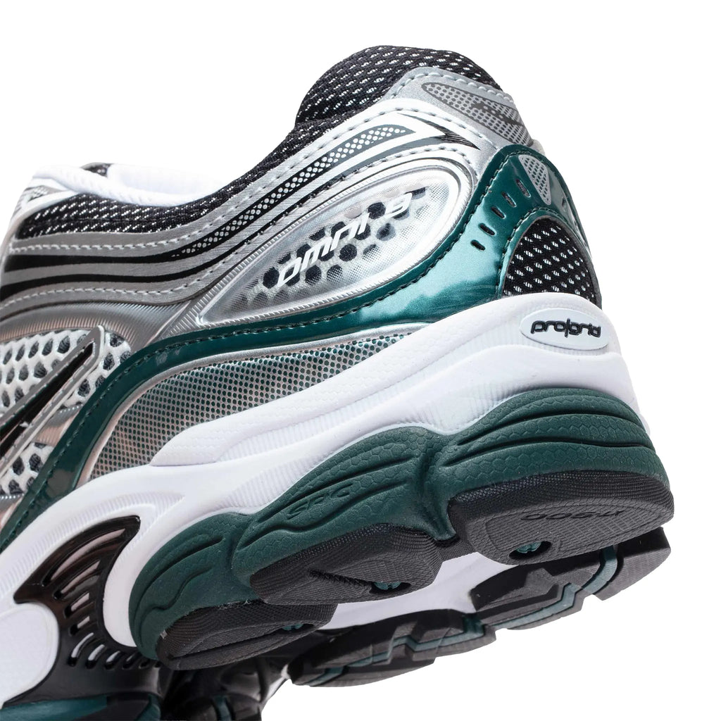 Saucony Progrid Omni 9 White Pine Green Sneakers