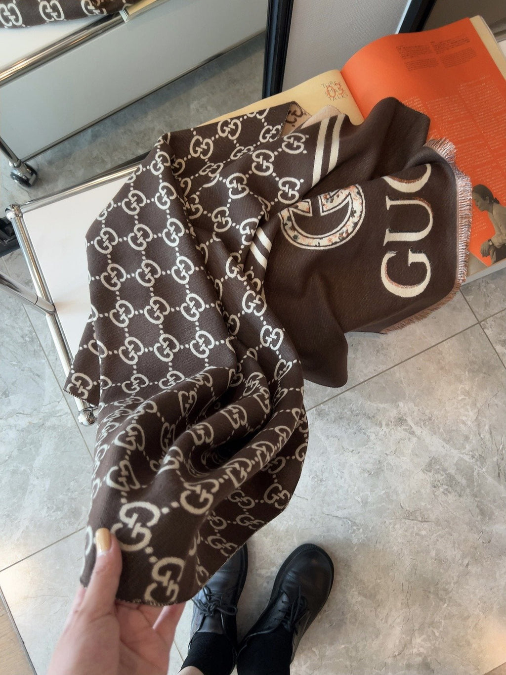 Gucci Patterned Woven Scarf — detail