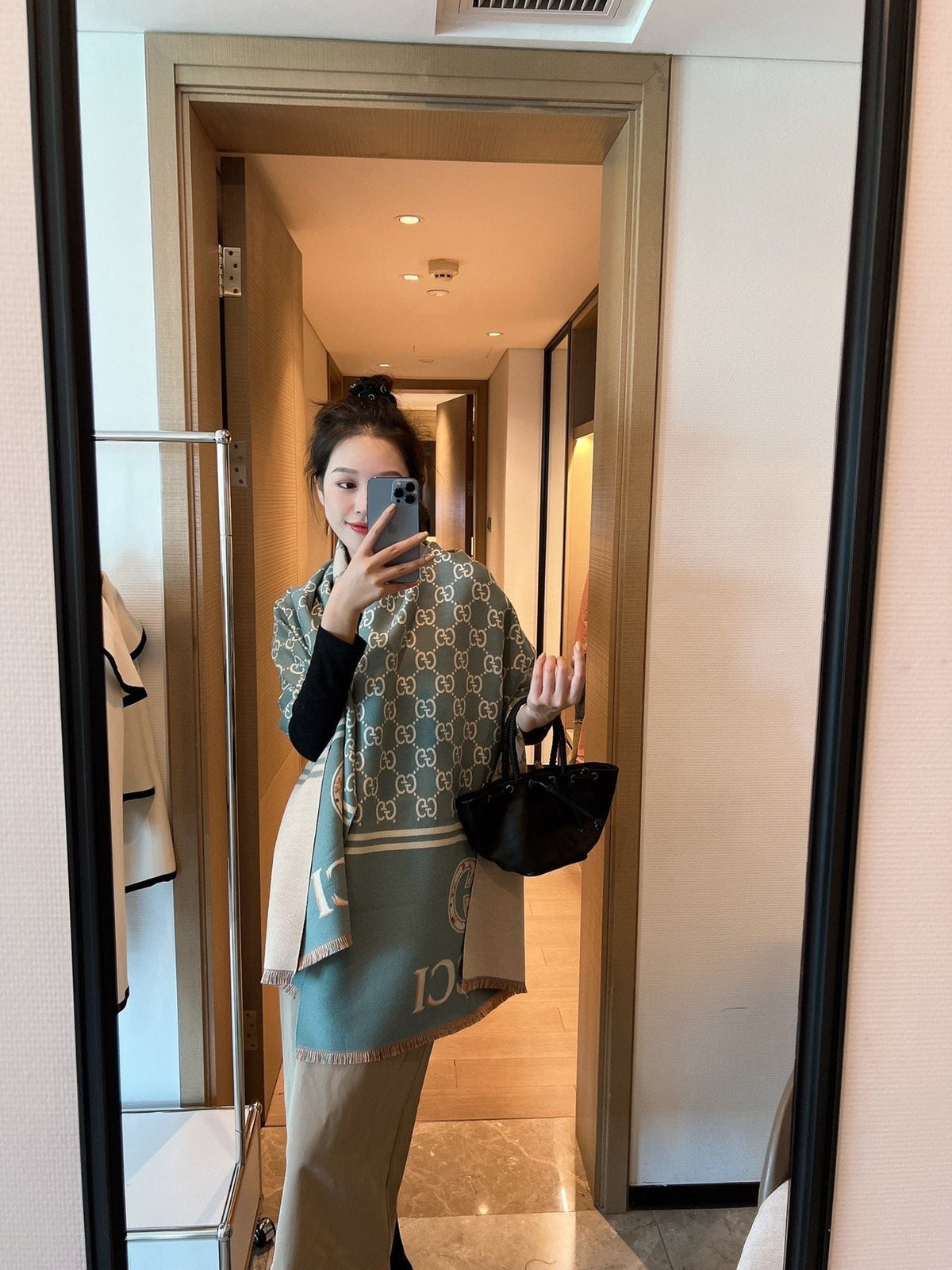 Gucci Patterned Logo Scarf — model