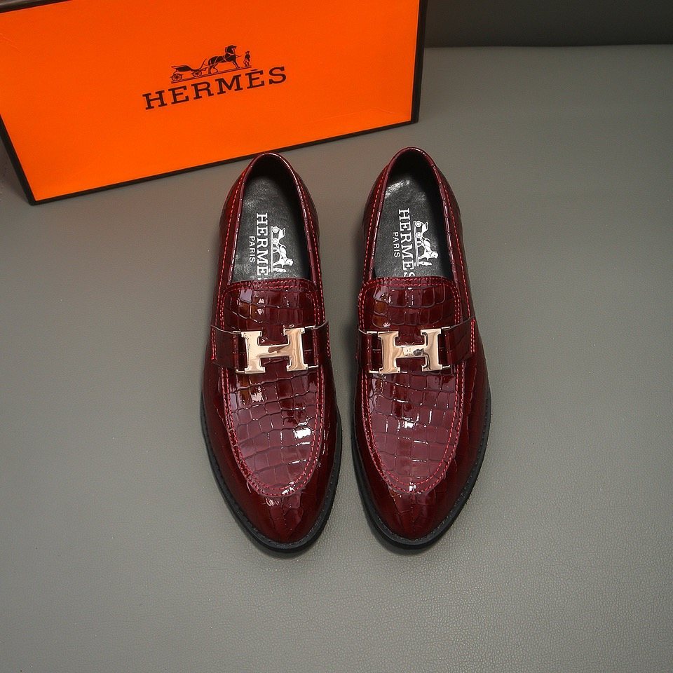 Hermès Burgundy Crocodile-Pattern Loafers — front