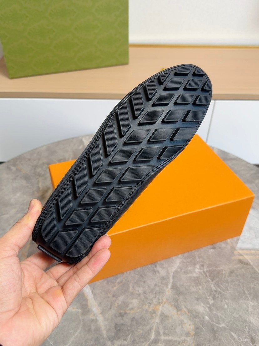 Fendi Black Metal-Hardware Loafers — detail