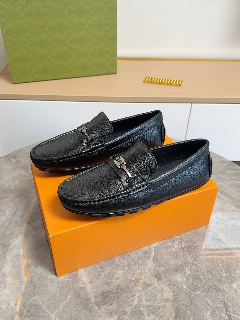 Fendi Black Metal-Hardware Loafers — front