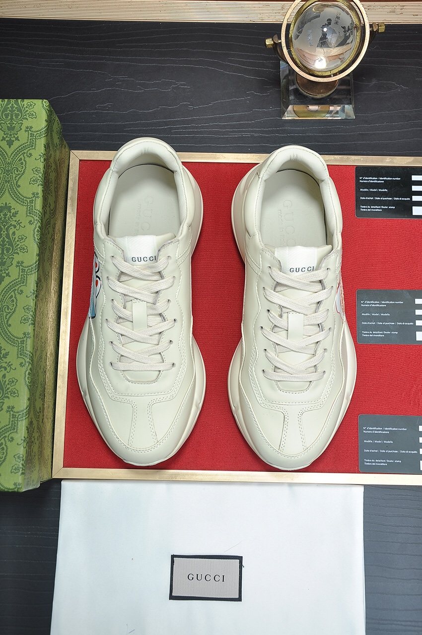 Gucci White Graphic Low-Top Sneakers — front