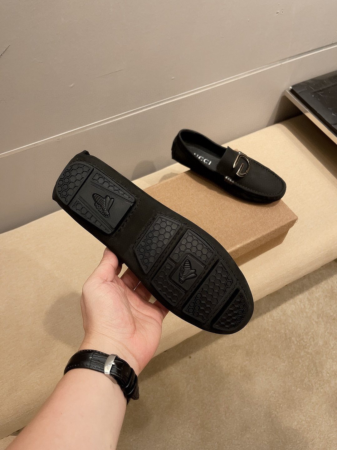 Gucci Black Metal-Detail Loafers — detail