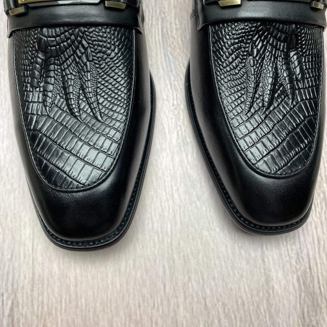 Gucci Black Textured Leather Slip-On Shoes — detail