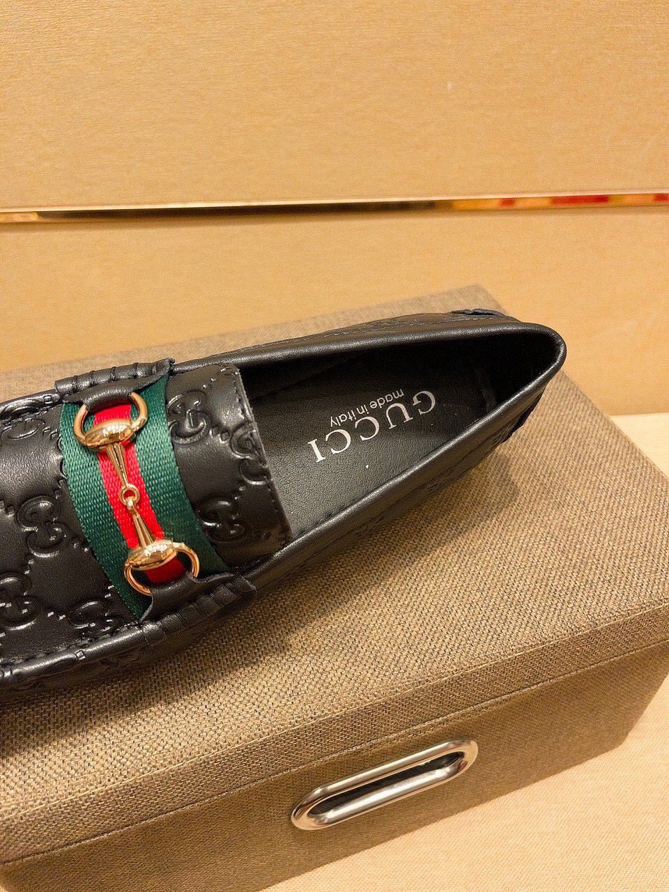 Gucci Embossed Loafers with Green and Red Band — detail