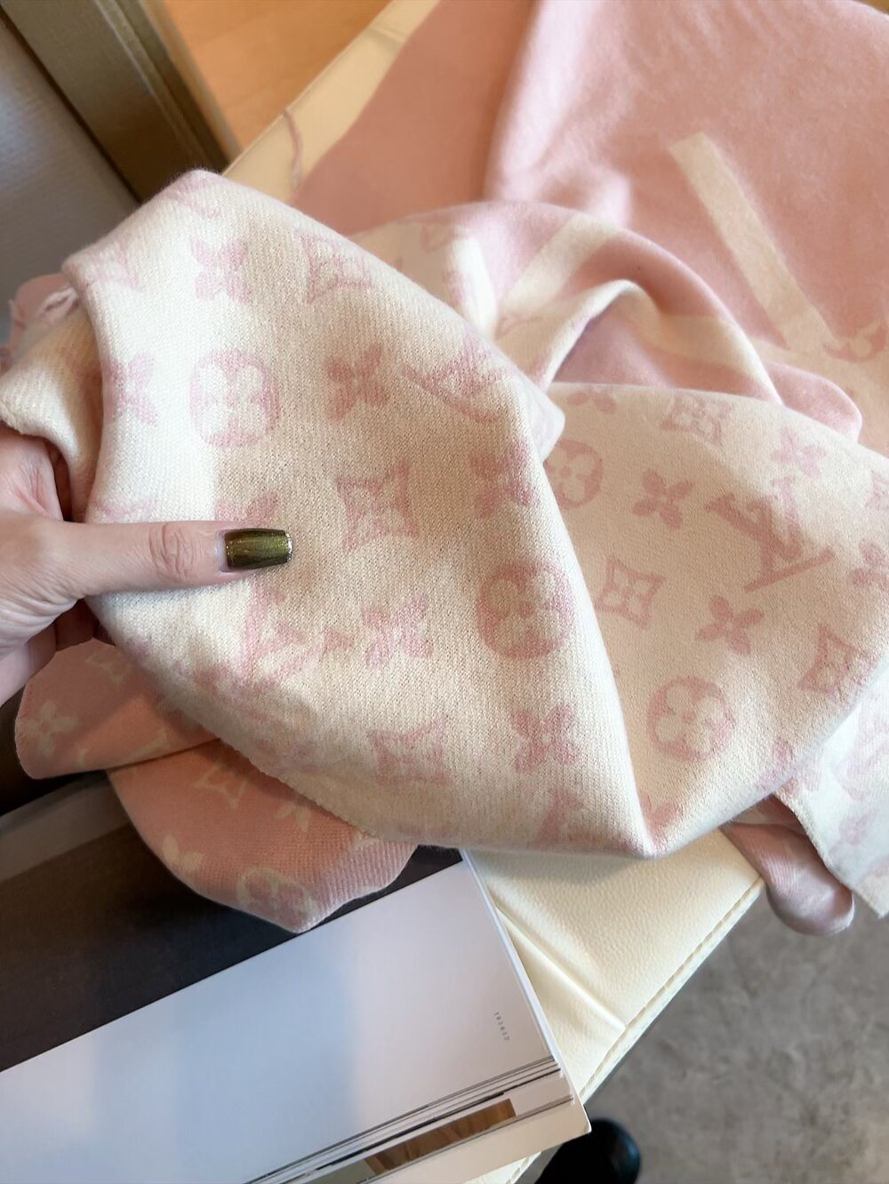 Louis Vuitton Infinity Dots Fringe Shawl — detail
