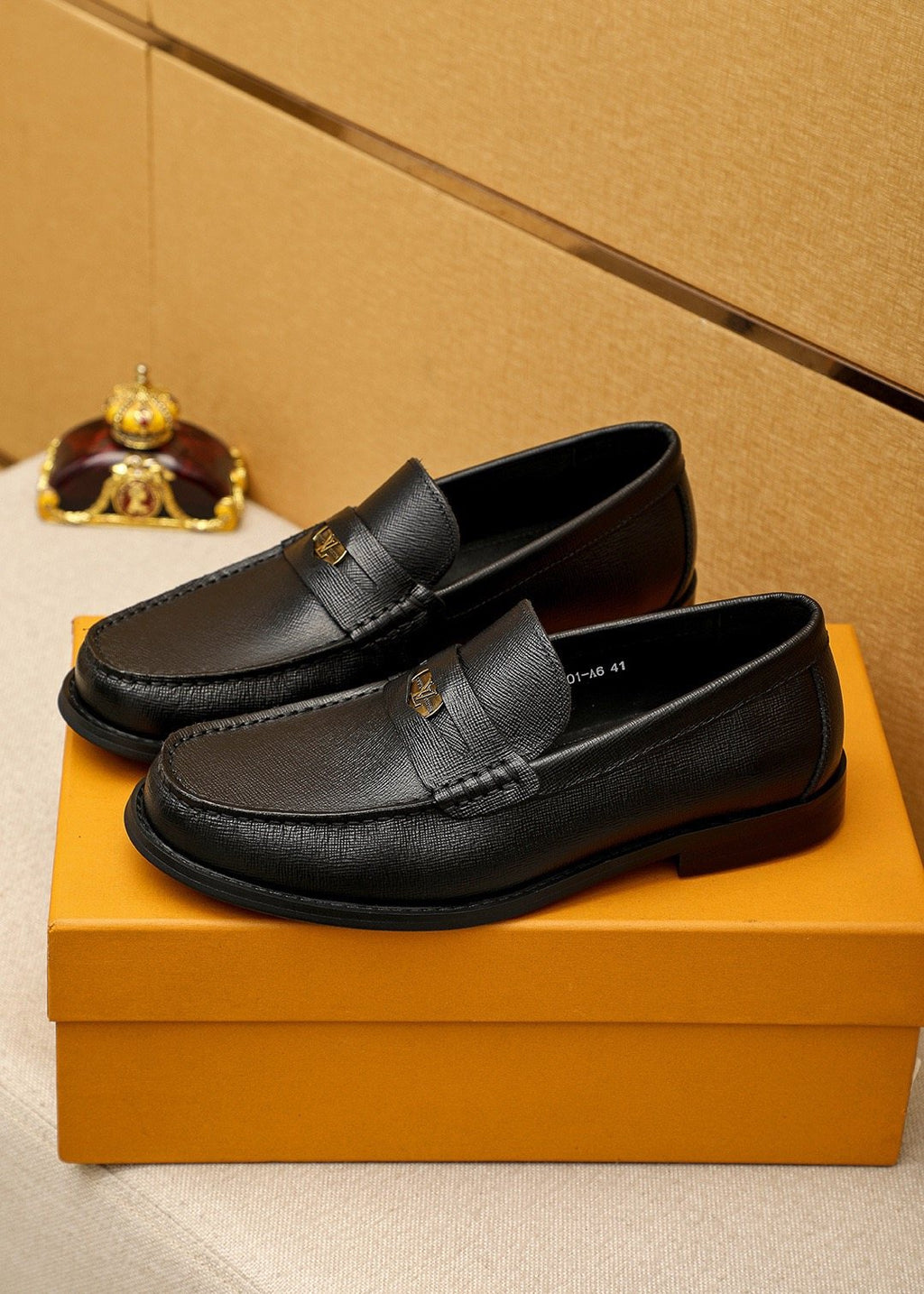 Louis Vuitton Black Textured Hardware Loafers — front