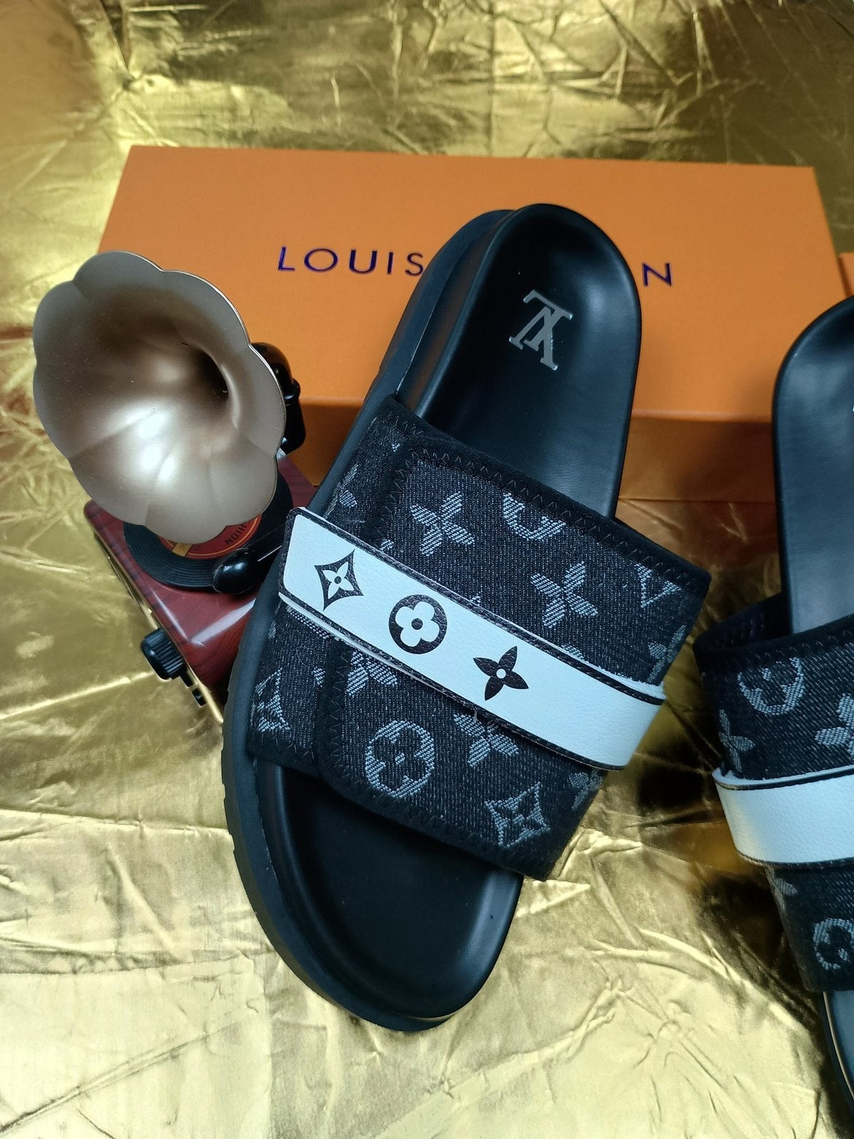 Louis Vuitton Black Graphic Band Slide Sandals — detail