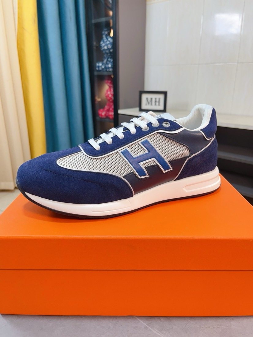 Hermès Navy Blue H-Detail Low-Top Sneakers — front