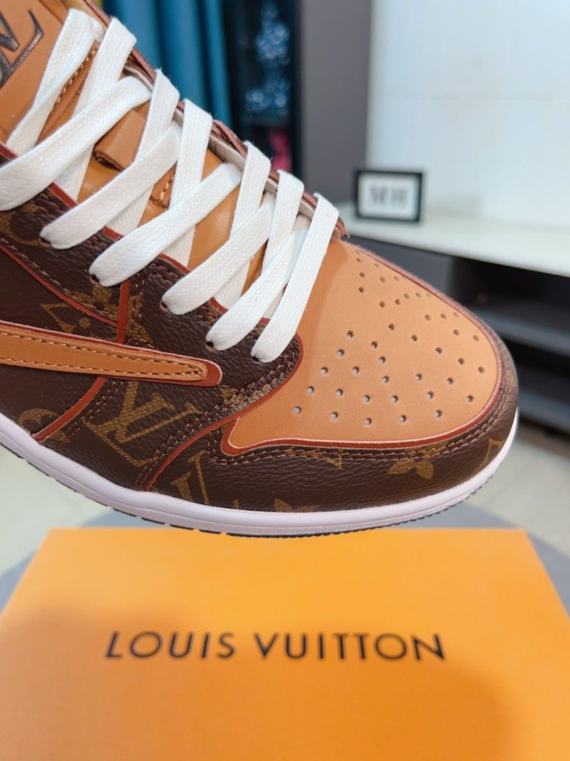 Nike Brown and Tan Patterned Low-Top Sneakers — detail