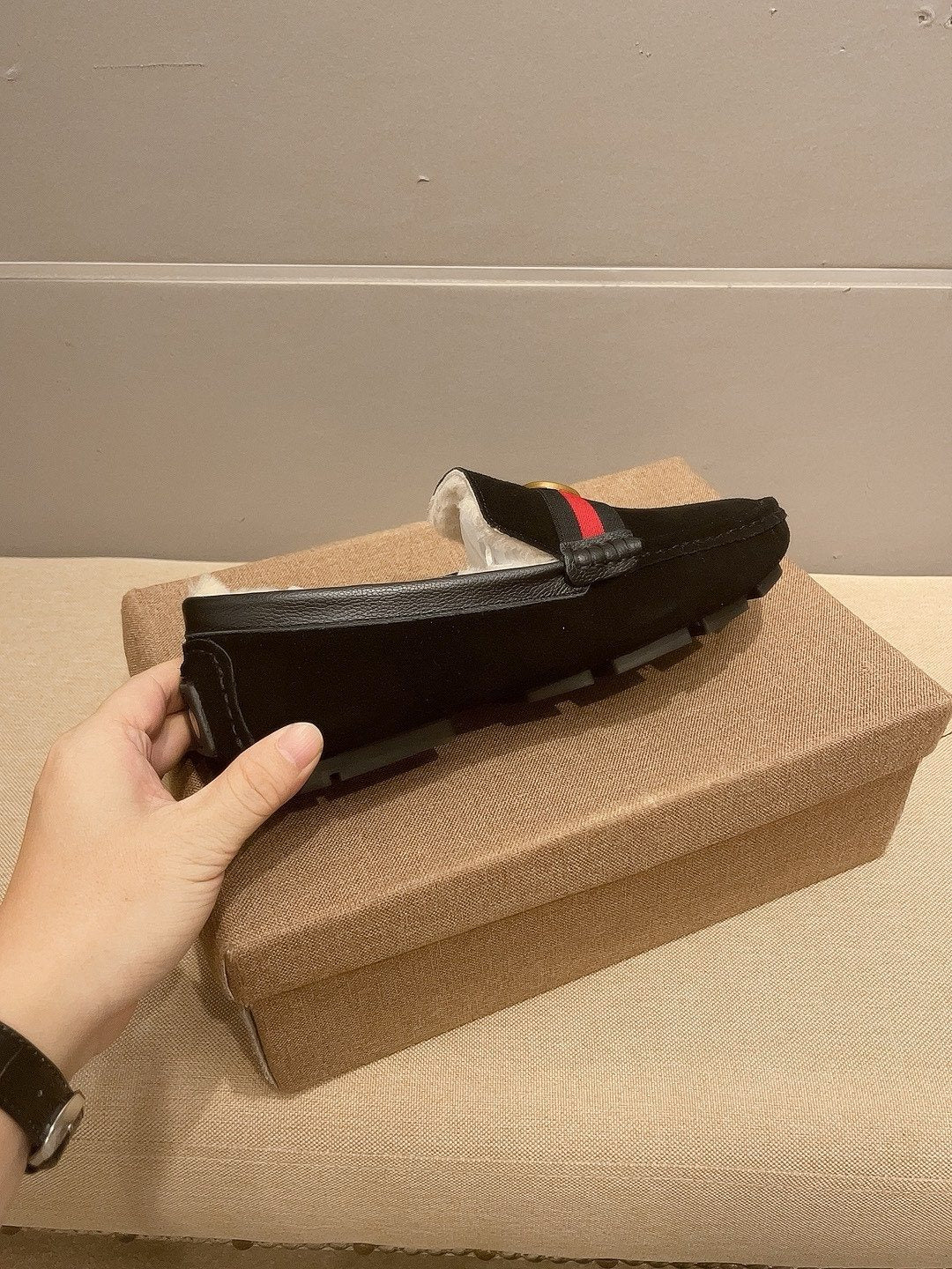 微商相册测试鞋子-Gucci Black Stripe Plush-Lined Loafers — side