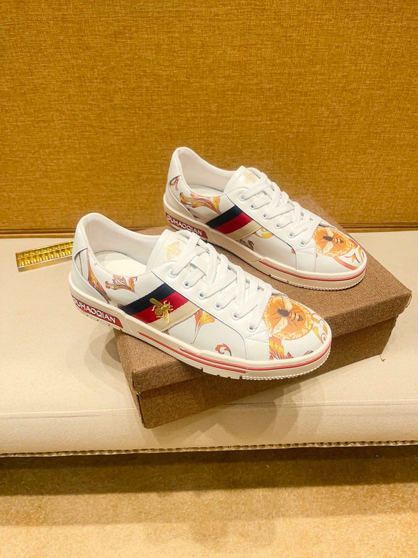 Men’s White Multicolor Graphic Low-Top Sneakers — front