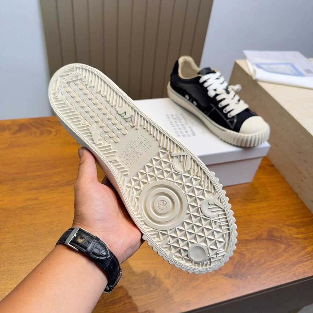 Maison Margiela Black and Off-White Low-Top Sneakers — detail