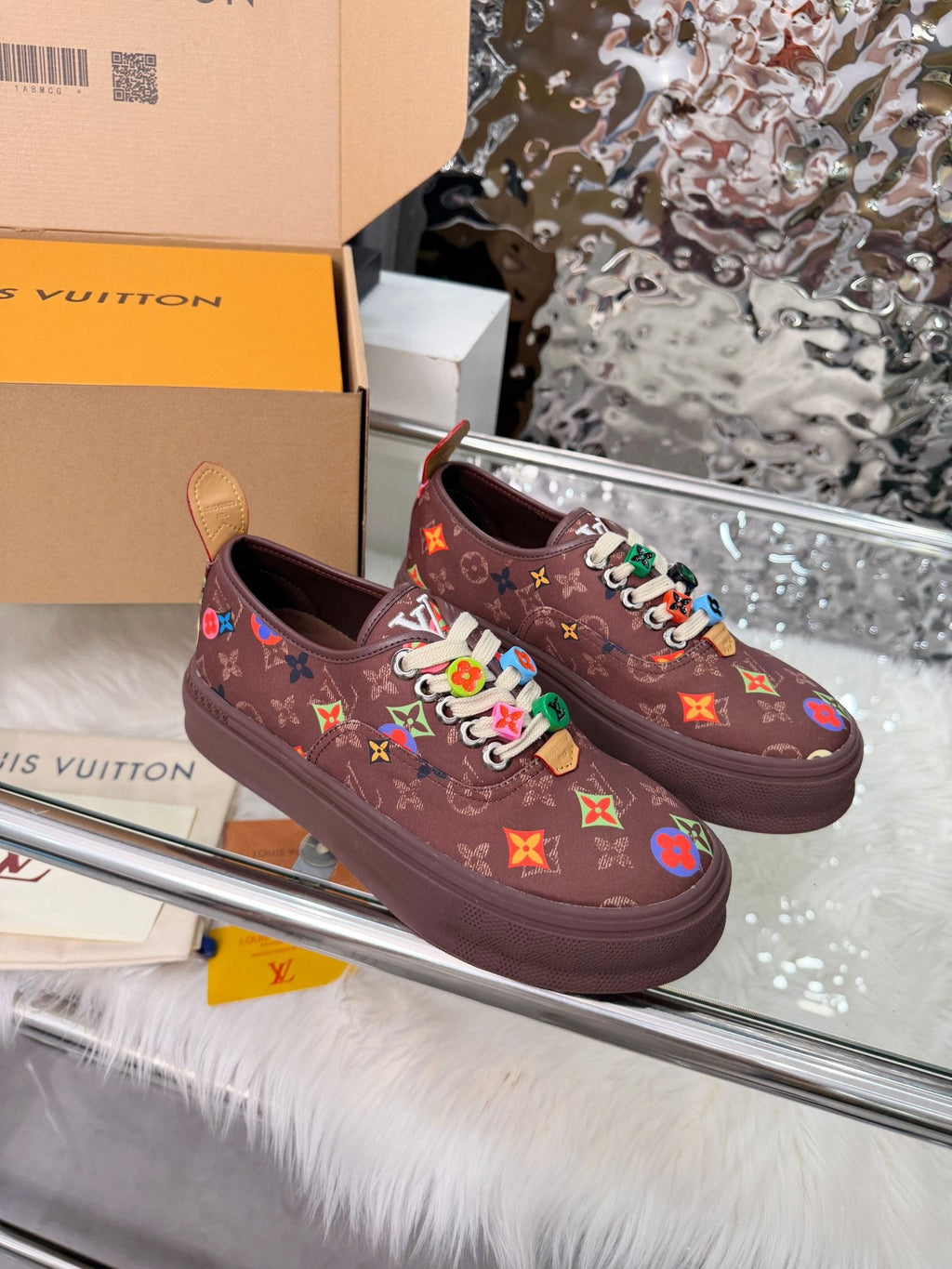 Louis Vuitton Burgundy Motif Low-Top Sneakers — hero