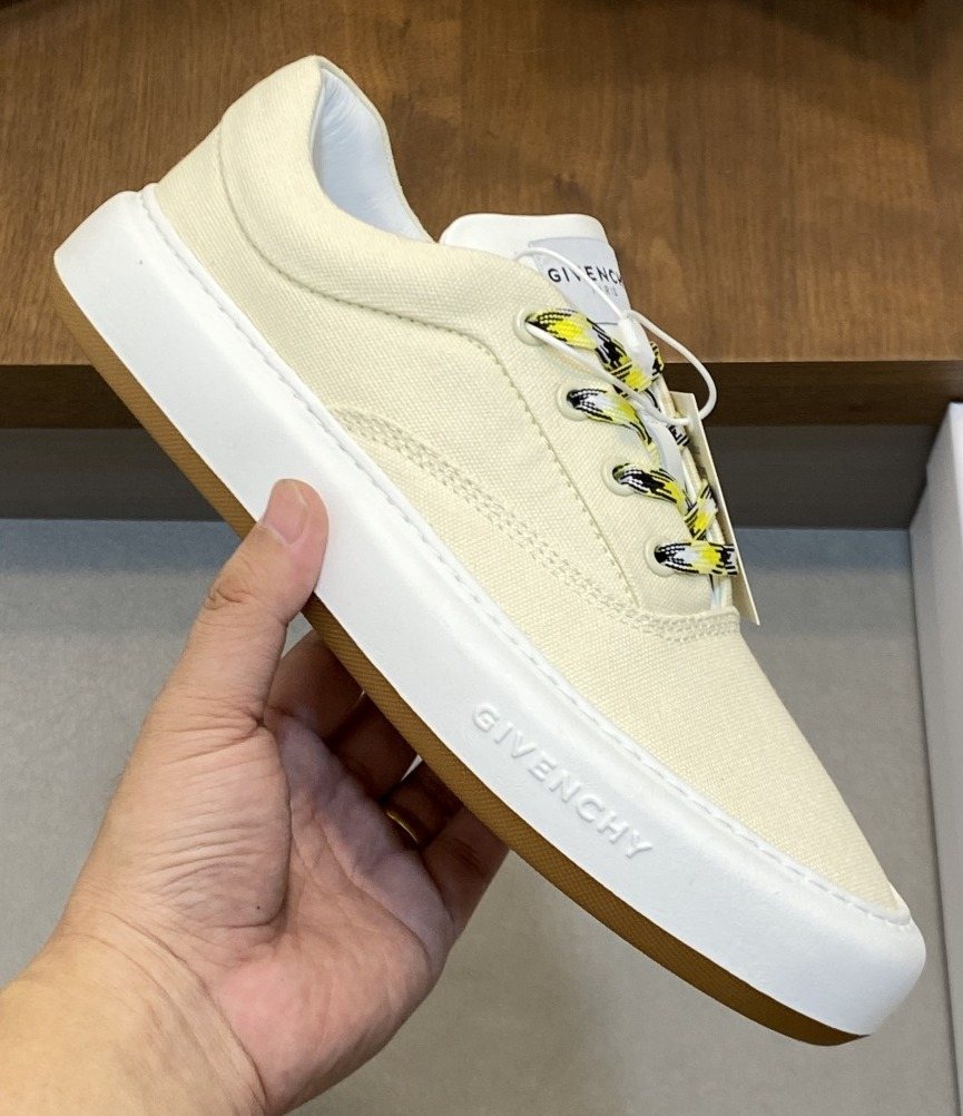 Givenchy Cream Low-Top Sneakers — front