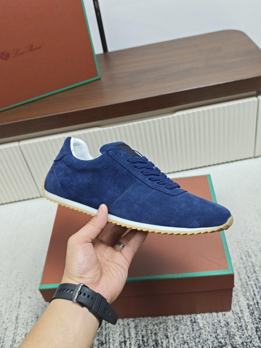 Navy Blue Low-Top Casual Sneakers — model