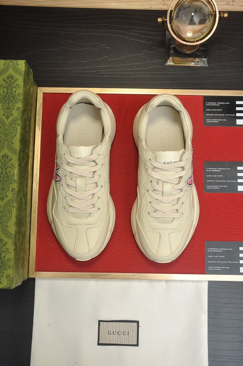 Gucci Ivory Pink Bunny Graphic Chunky Sneakers — front