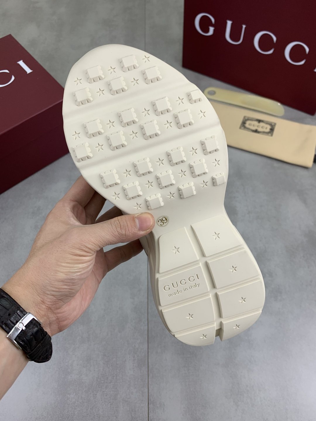 Gucci Cream White Graphic Chunky Sneakers — detail