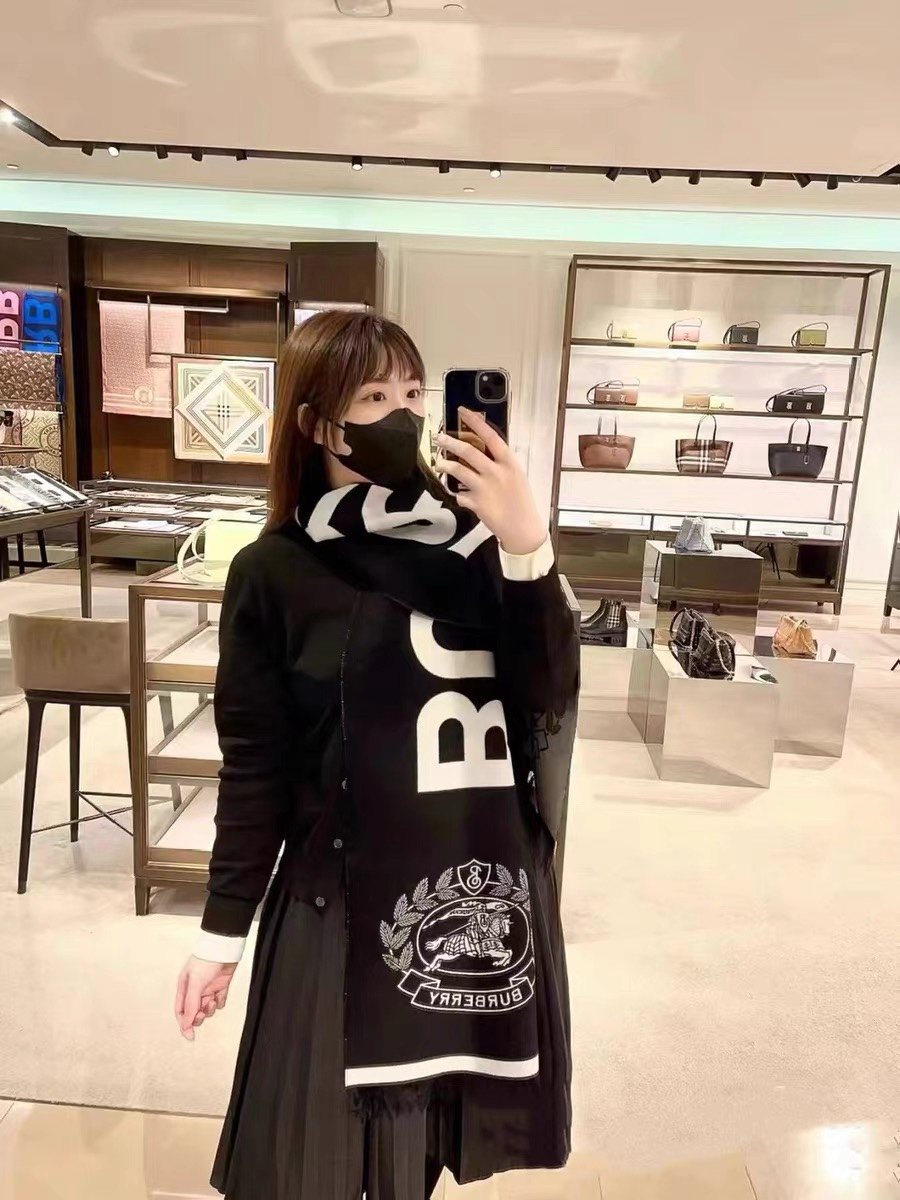 Burberry Black & Ivory Fringed Logo Scarf — model
