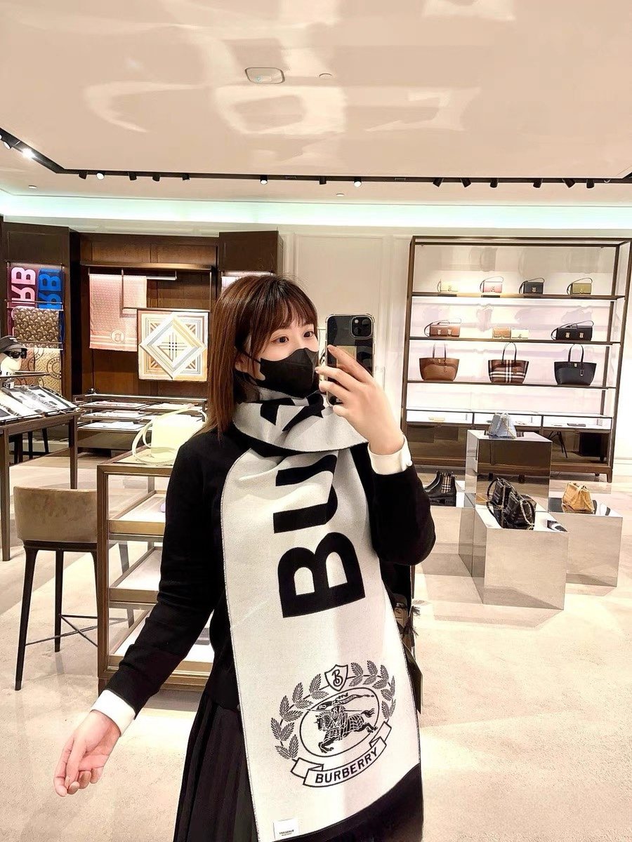 Burberry Black & Ivory Fringed Logo Scarf — model