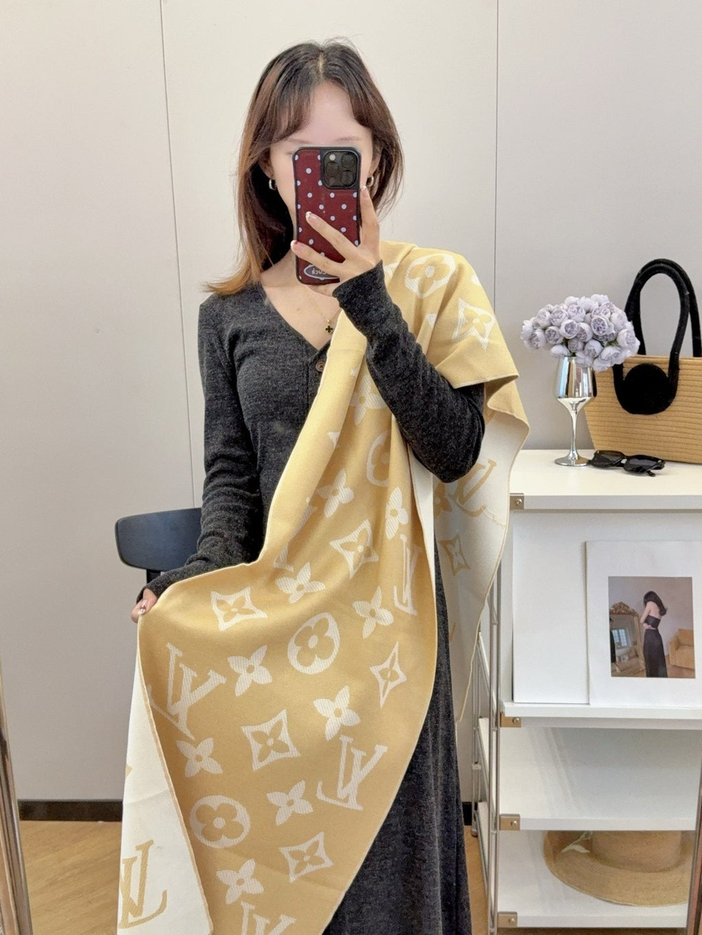 Louis Vuitton Beige & White Fringed Scarf — model
