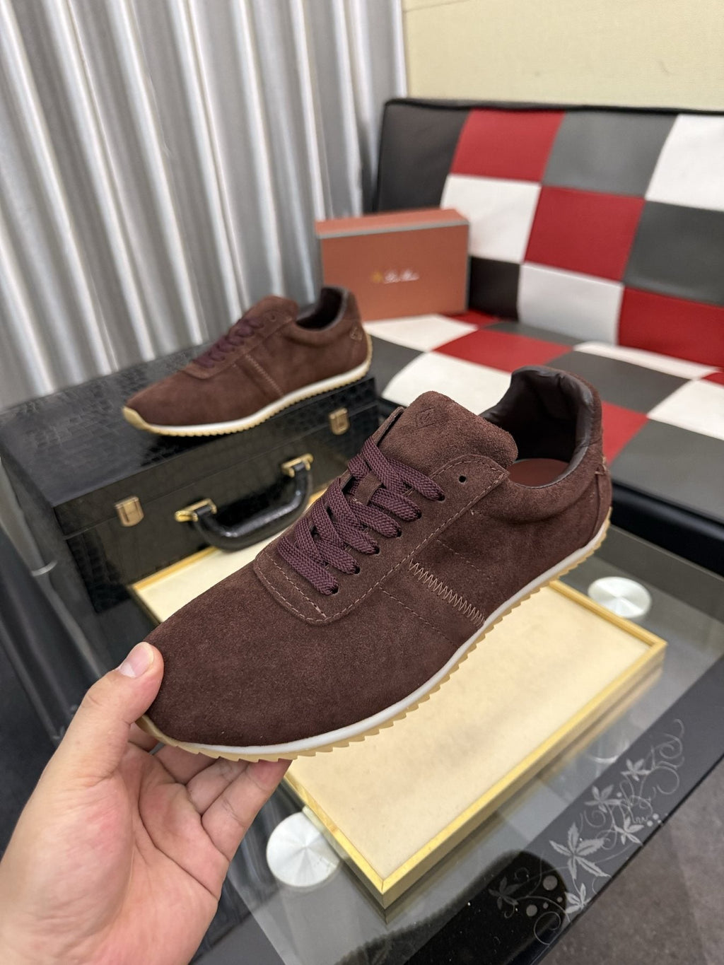 Men's Dark Brown Lace-Up Casual Sneakers — model