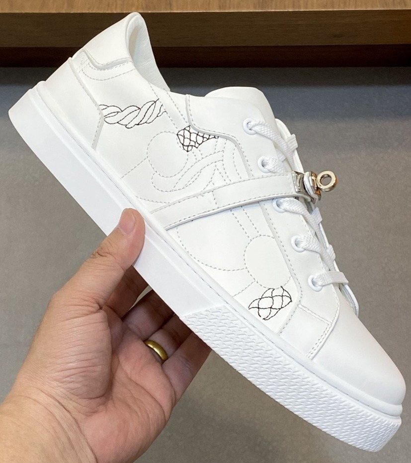 White Lace-Up Low-Top Sneakers — model