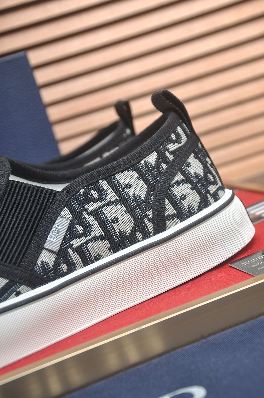 Dior Patterned Slip-On Sneakers — detail