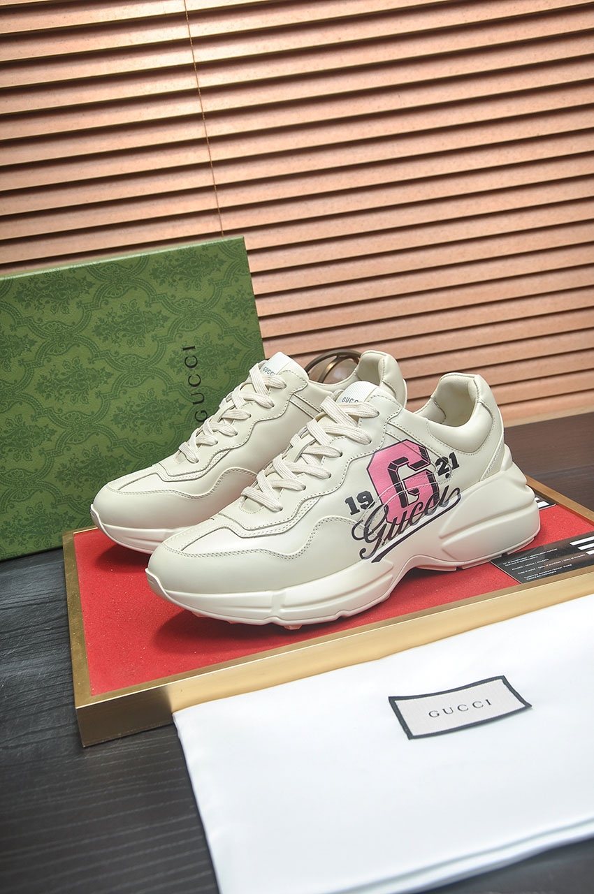 GUCCI Off-White Pink Graphic Sneakers — hero