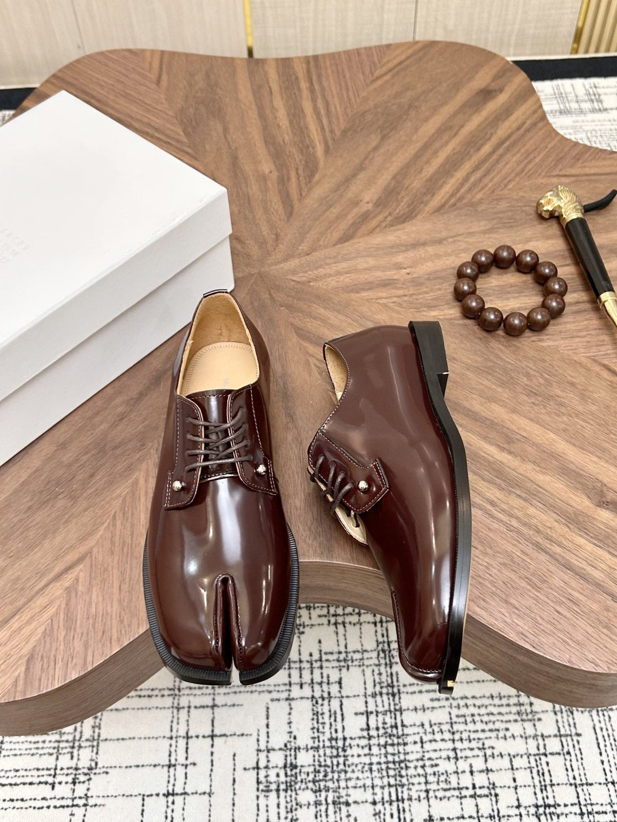 Maison Margiela Dark Brown Split-Toe Derby Shoes — front