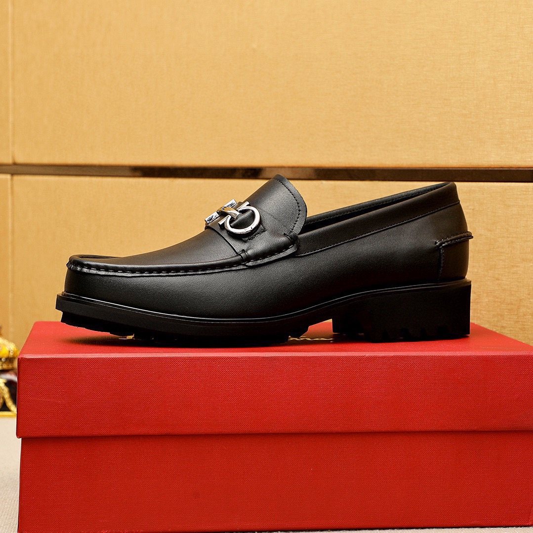 Ferragamo Black Metal-Hardware Loafers — side