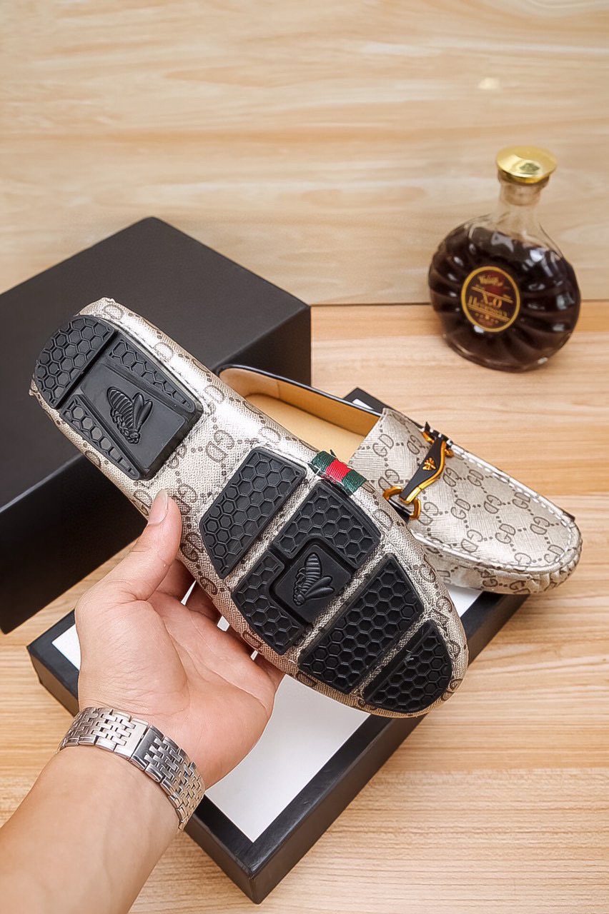 Gucci Patterned Driving Loafers — detail
