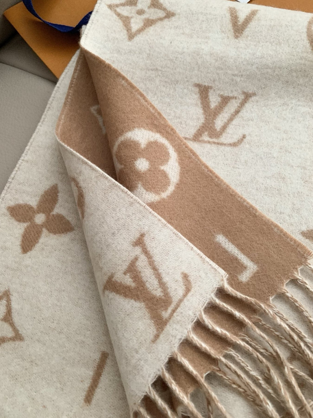 Louis Vuitton Beige Ivory Fringed Scarf — detail