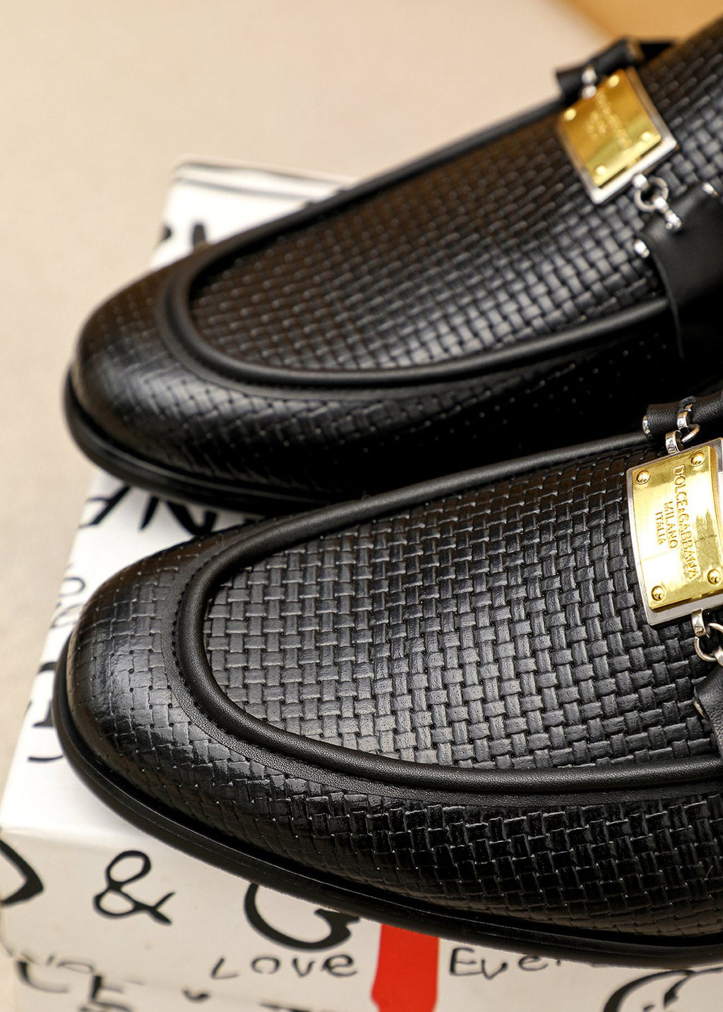 Dolce & Gabbana Black Embossed Buckle Loafers — detail