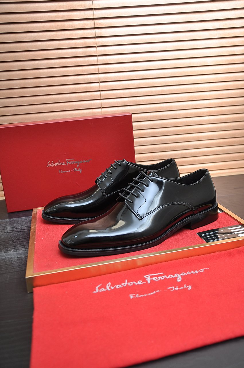 Ferragamo Black Leather Lace-Up Dress Shoes — front