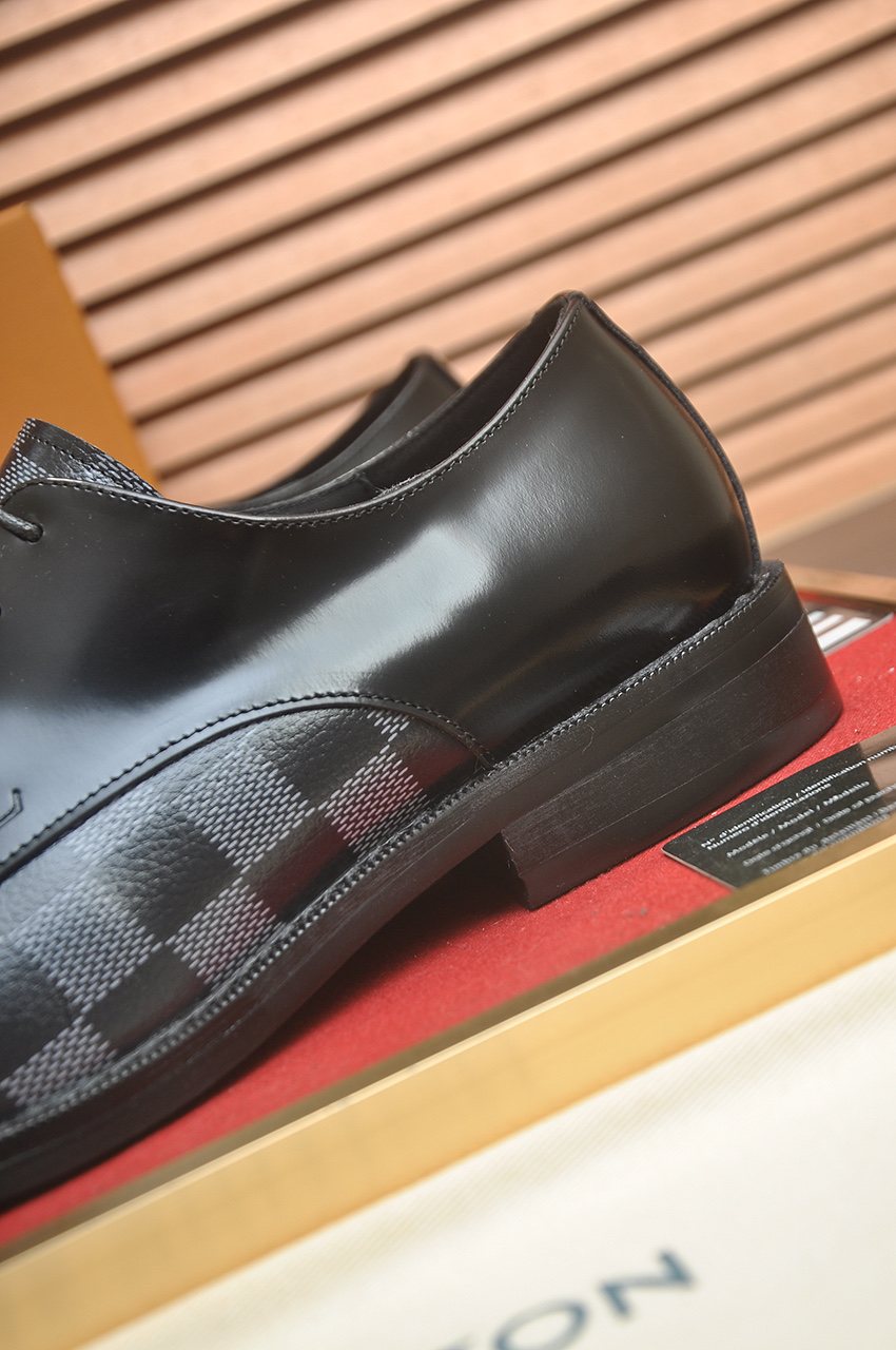 Louis Vuitton Black & Gray Checkerboard Lace-Up Dress Shoes — detail