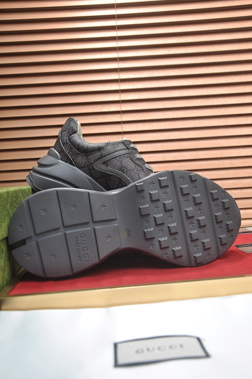 GUCCI Gray Patterned Low-Top Sneakers — detail