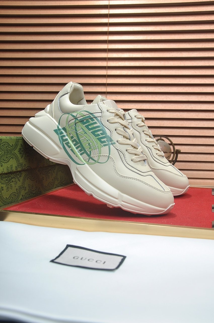 Gucci Off-White Green Graphic Low-Top Sneakers — hero
