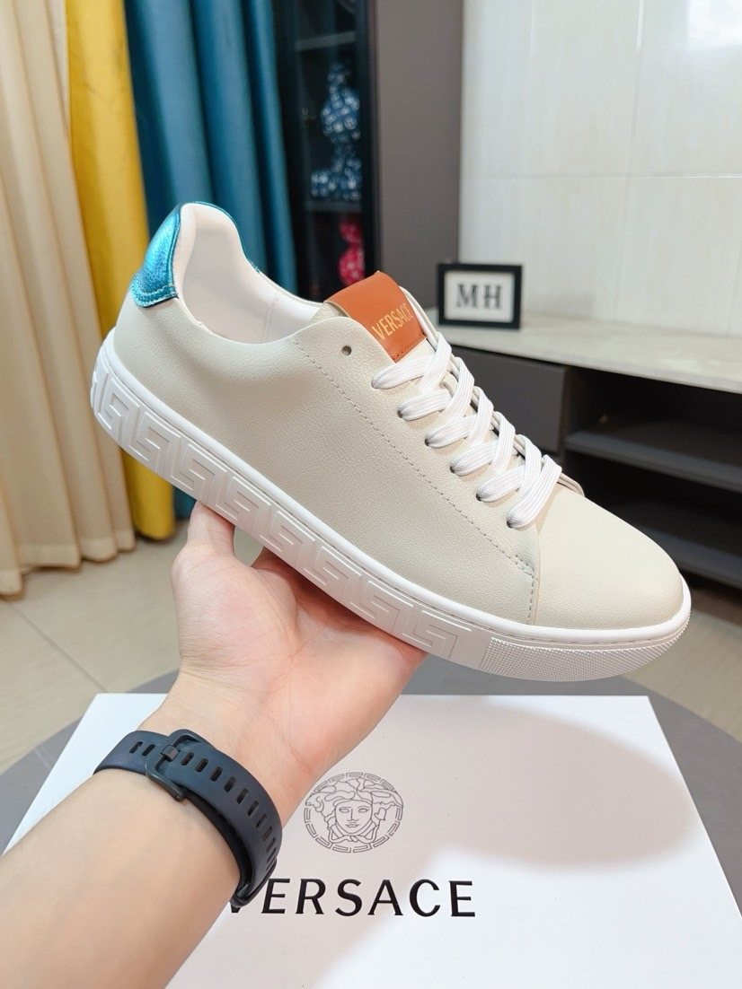 Versace Men's Low-Top Lace-Up Sneakers — model