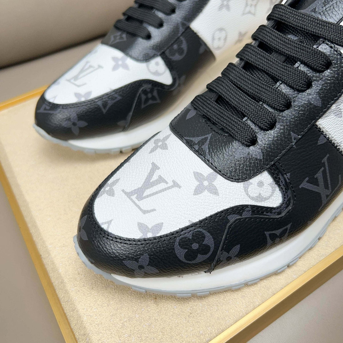 Louis Vuitton Monogram Low-Top Sneakers — detail
