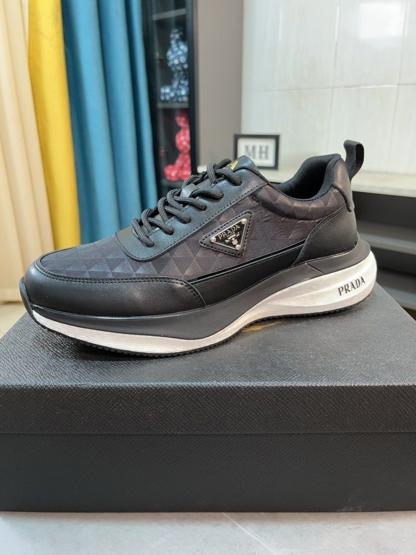 Prada Diamond-Pattern Low-Top Sneakers — front