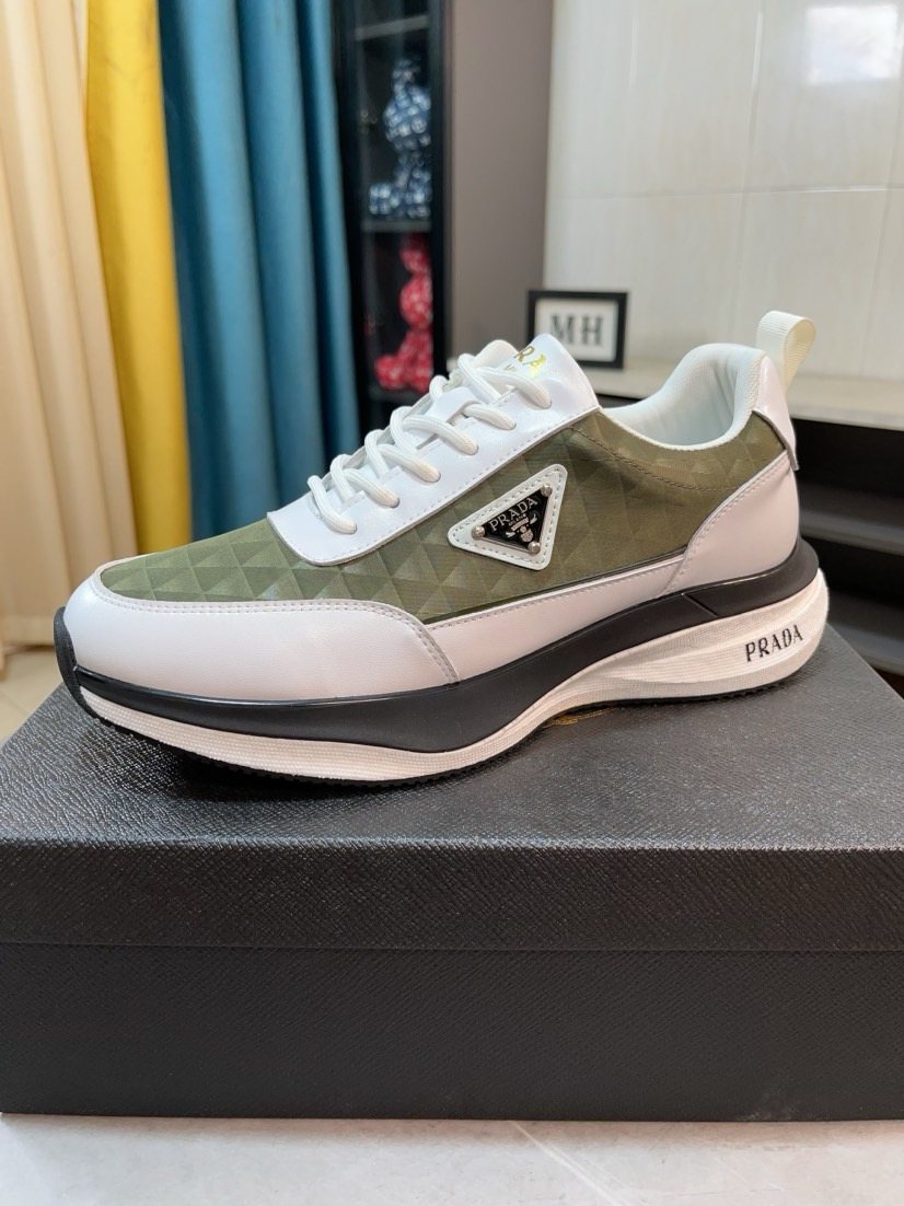 Prada Diamond-Pattern Low-Top Sneakers — front