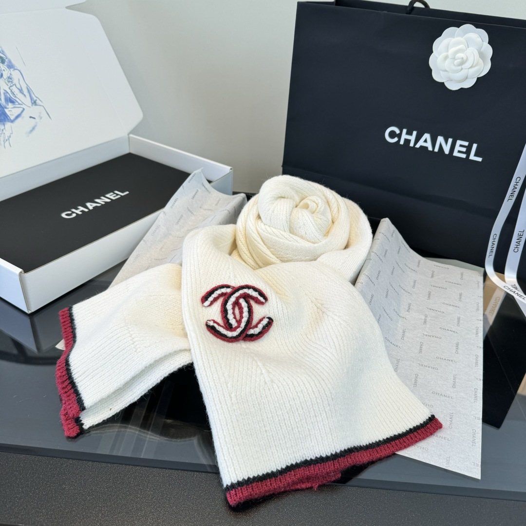 Chanel Logo Trim Knitted Scarf — front