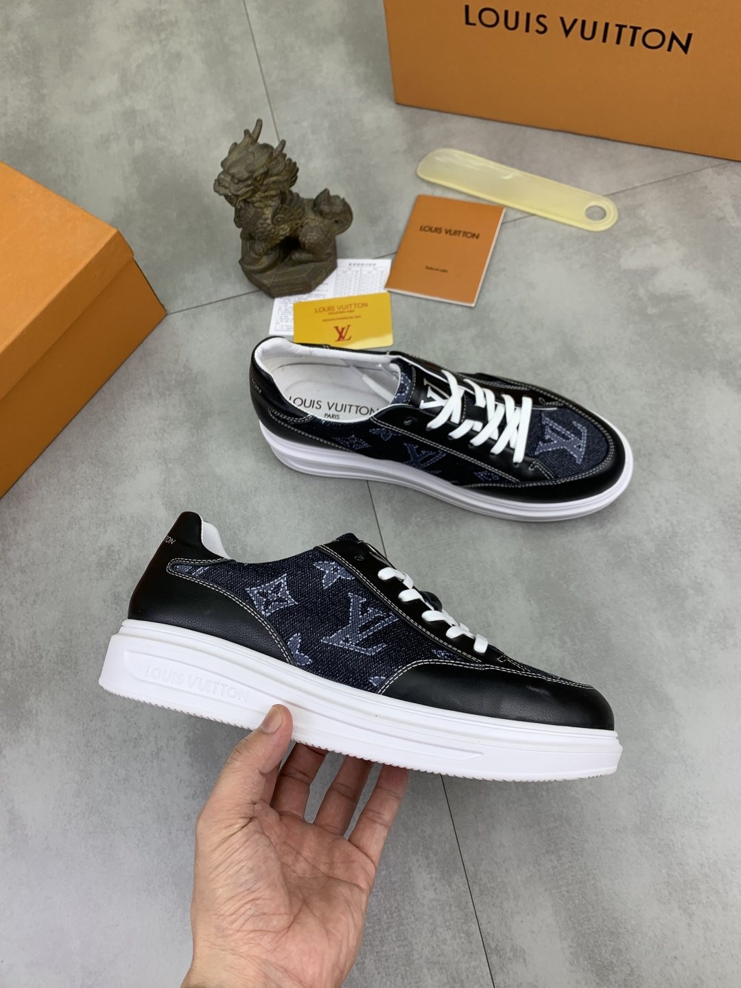 Louis Vuitton Patterned Low-Top Sneakers — model