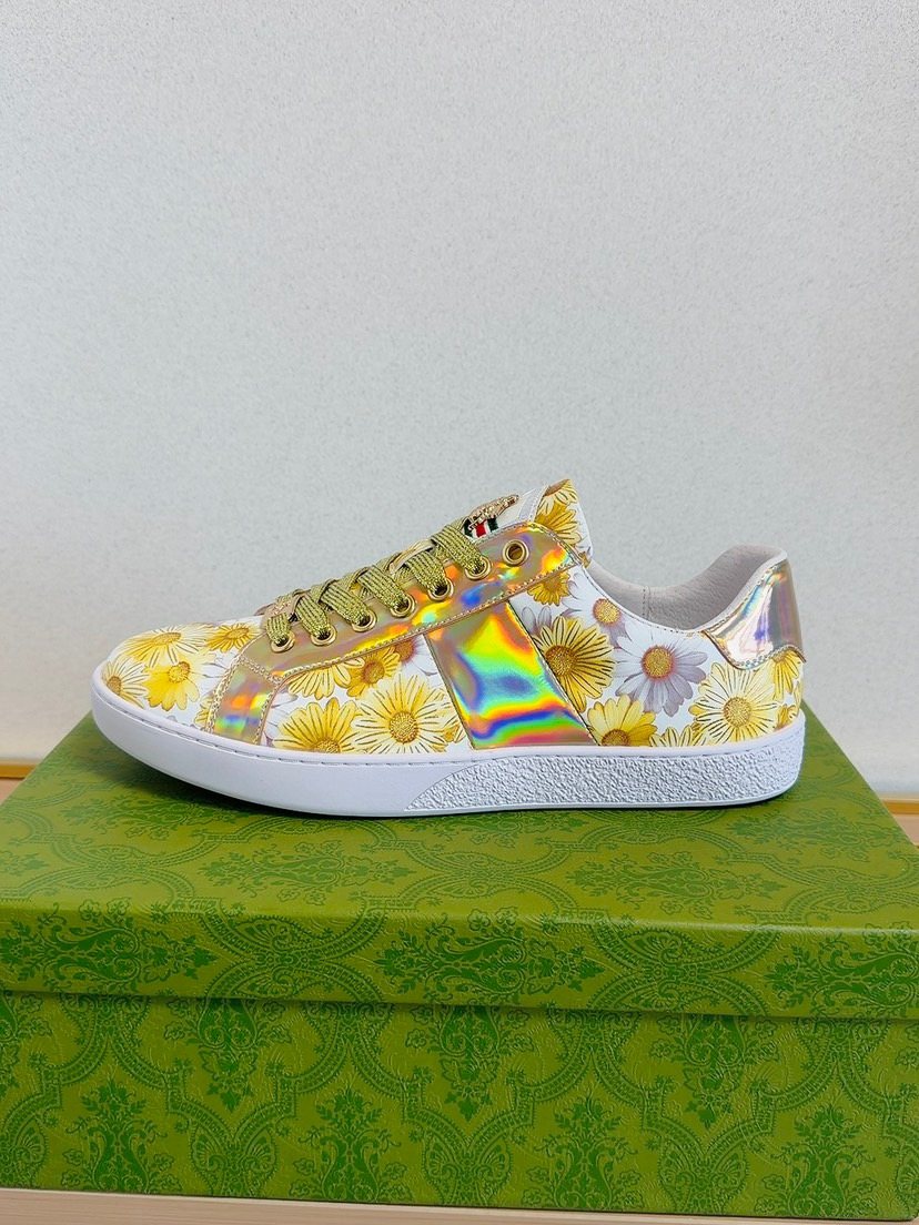 Gucci Floral Low-Top Sneakers — side