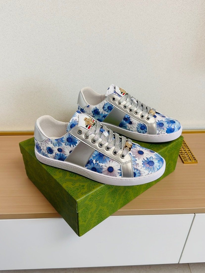 Gucci Floral Low-Top Sneakers — front